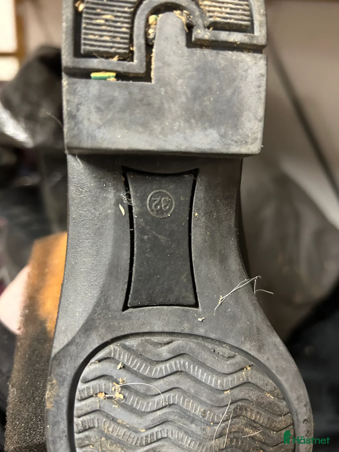 Övrig Ryttarutrustning ryttarutrustning till salu: Ridstövlar och säkerhetsväst barn  i Ytterby - Annons 2