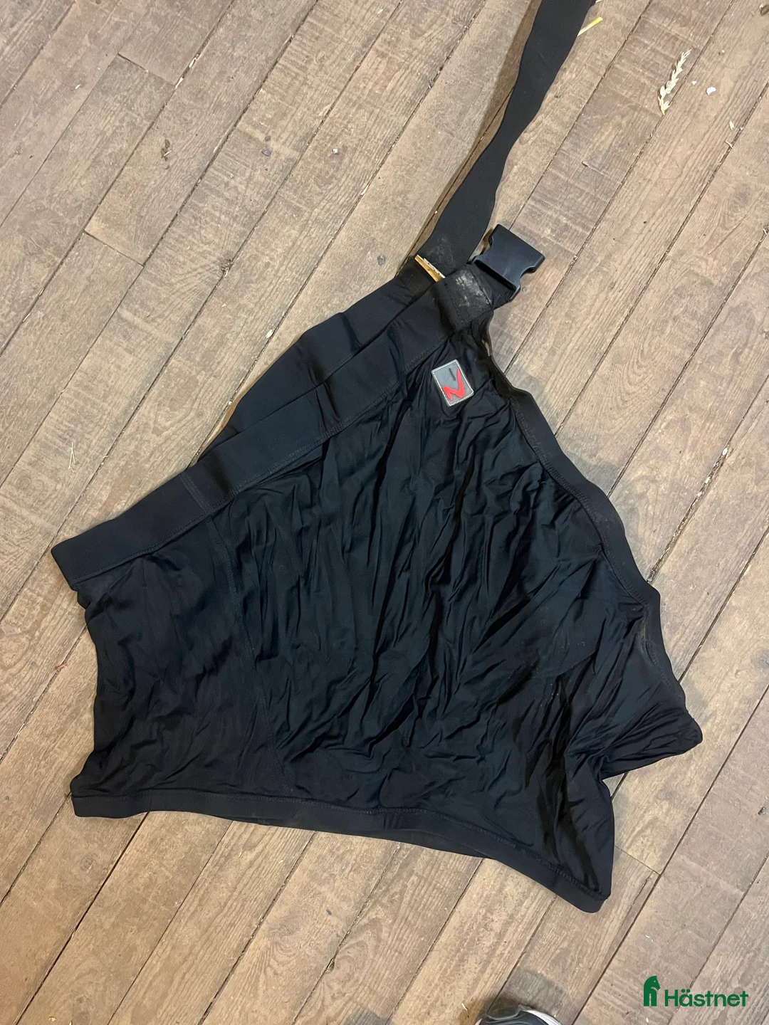 Täcken hästutrustning till salu: Säljer utetäcken samt ländtäcke & eksemhuva  i Tyresö - Annons 7