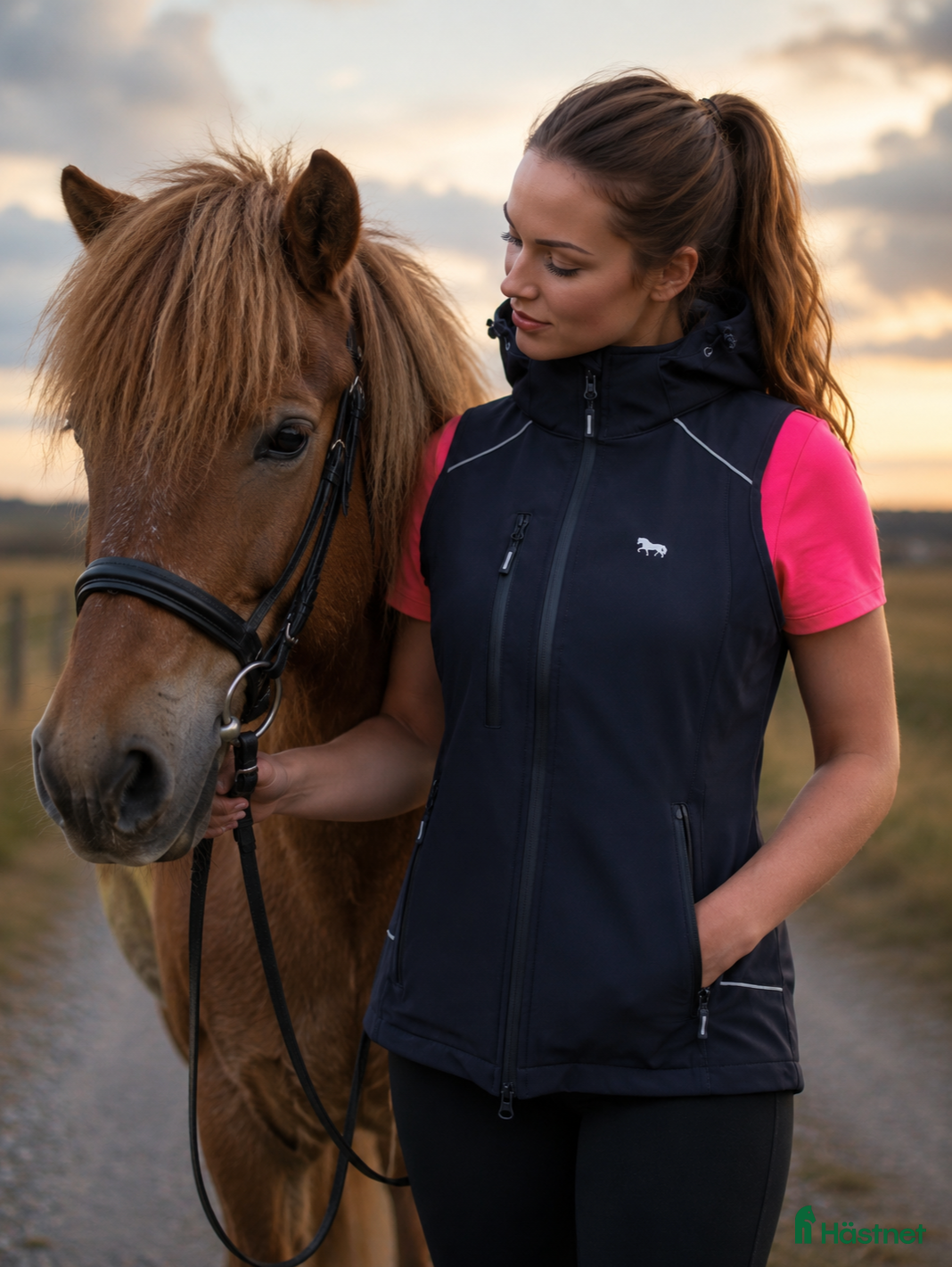 Övrig Ryttarutrustning ryttarutrustning till salu: Dekaler västar och mycket mer🐴 www.liwadesign.se - Annons 2