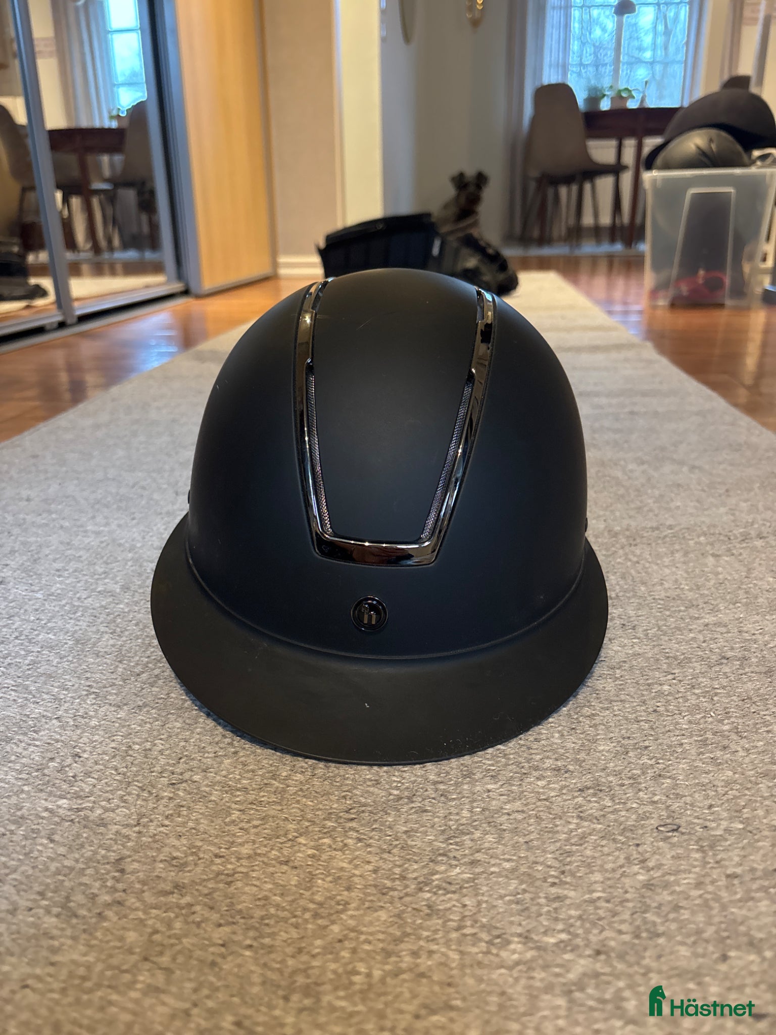 Hjälmar ryttarutrustning till salu: justerbar ridhjälm - Annons 1