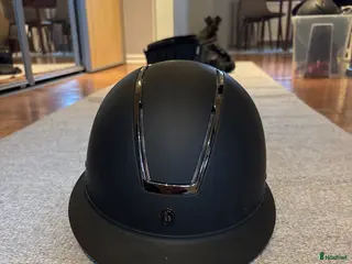 Hjälmar ryttarutrustning till salu: justerbar ridhjälm - Annons 2