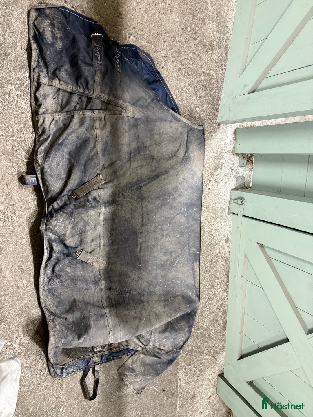 Täcken hästutrustning till salu: Blandade hästtäcken sto 160-165 i Nora - Annons 3