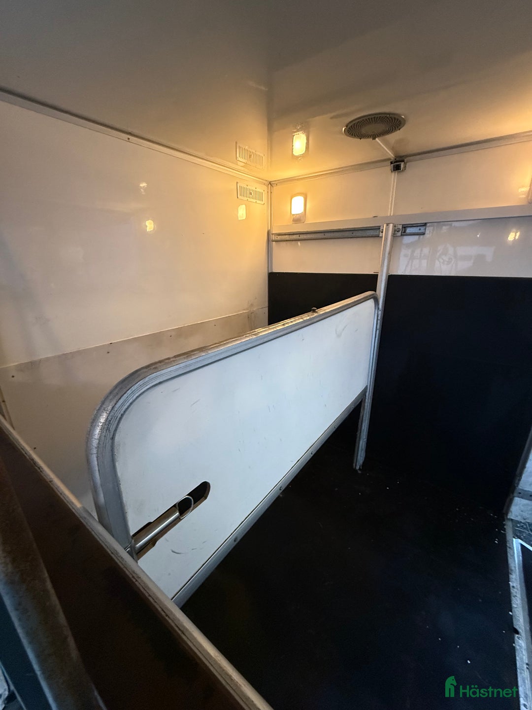 Hästlastbilar  fordon & transport till salu: B-korts hästlastbil  i Blentarp - Annons 6