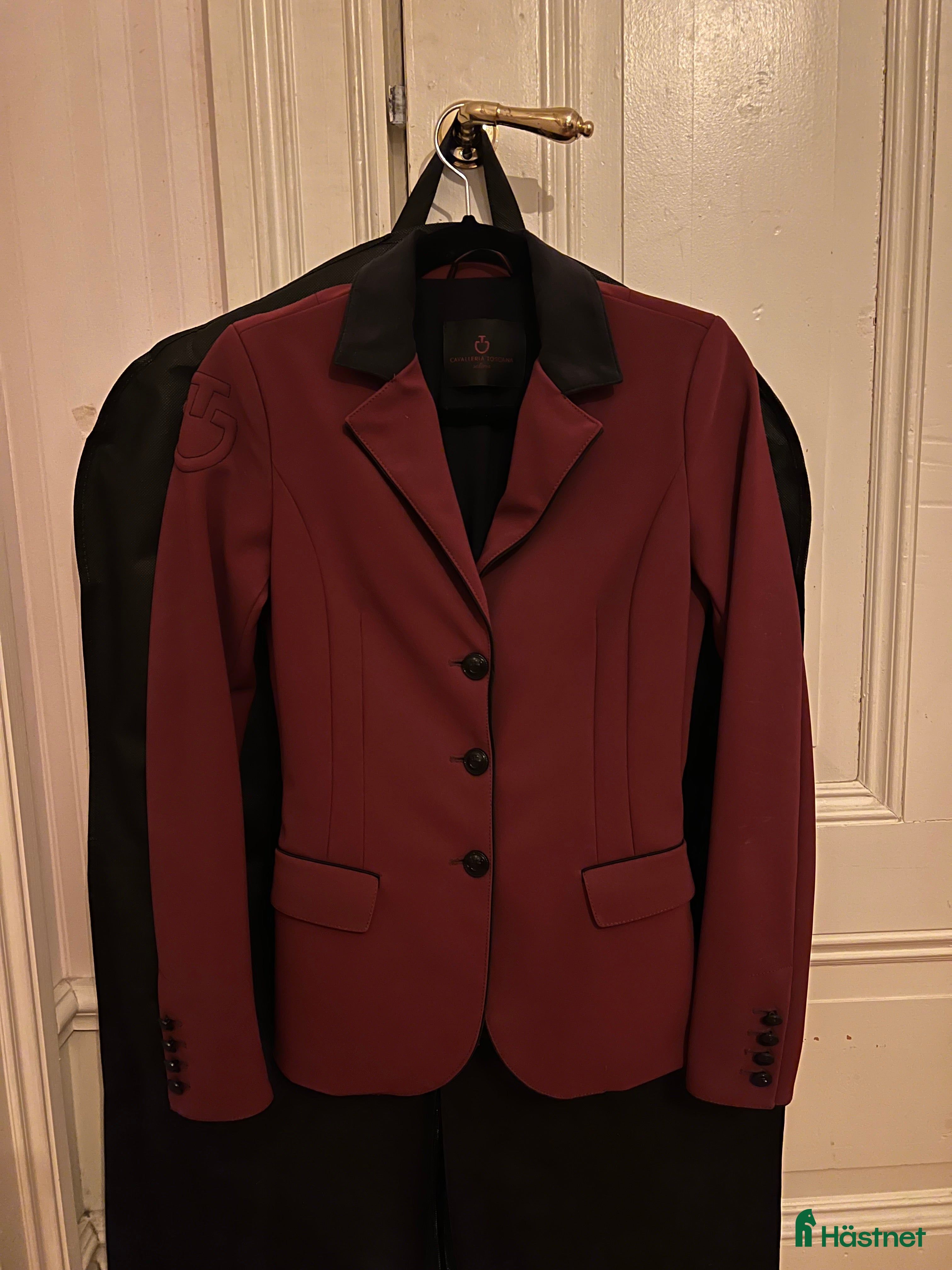 Jackor & Kavajer ryttarutrustning till salu: Vinröd Cavalleria Toscana kavaj i Bollnäs - Annons 6