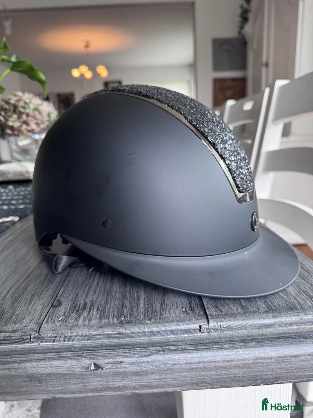 Hjälmar ryttarutrustning till salu: Ridhjälm Hansbo Sport Nyskick stl 55-57 i Ängelholm - Annons 1