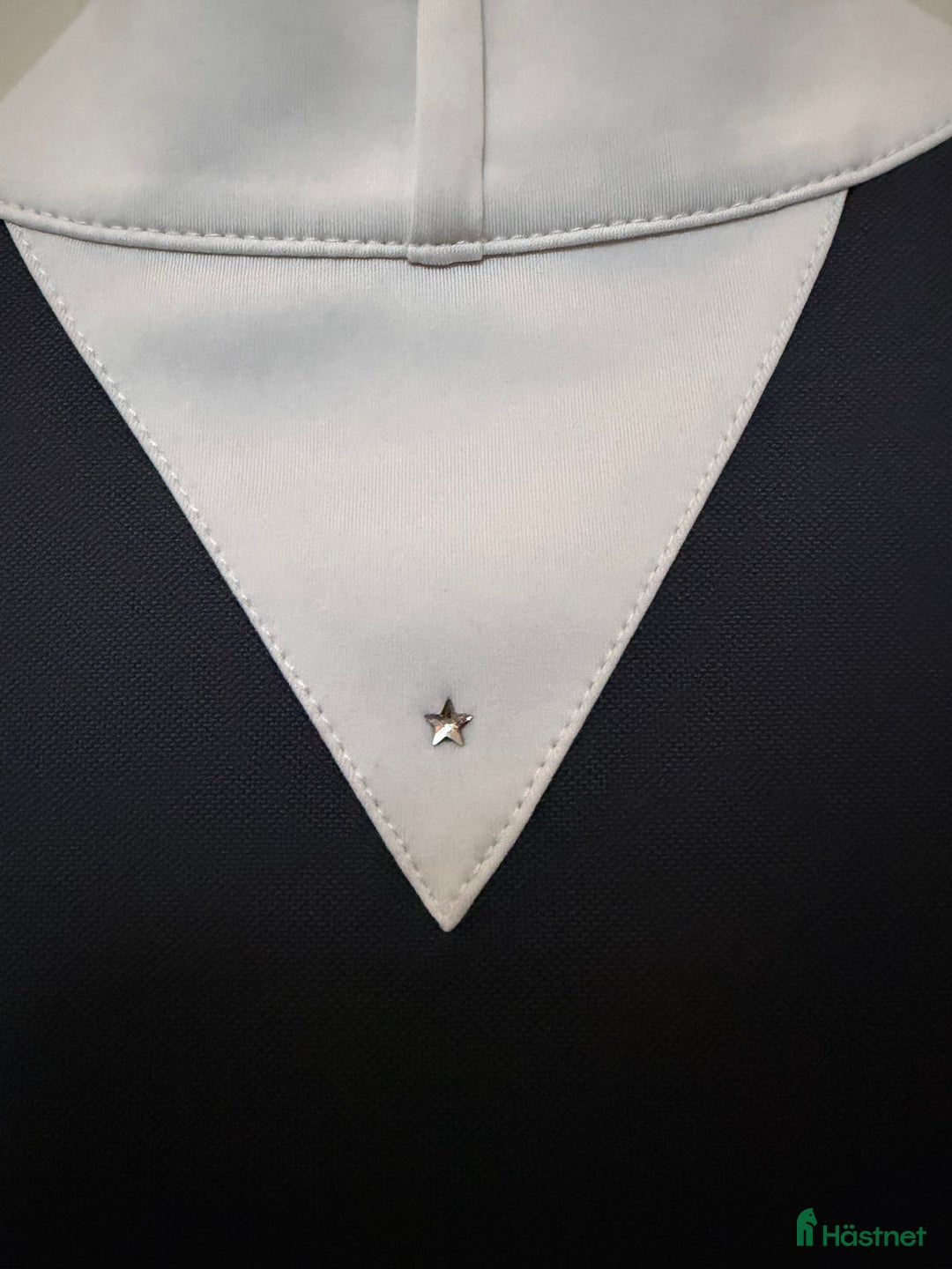 Övrigt Ridkläder ryttarutrustning till salu: Samshield tävlingsblus nyskick  i Djursholm - Annons 4