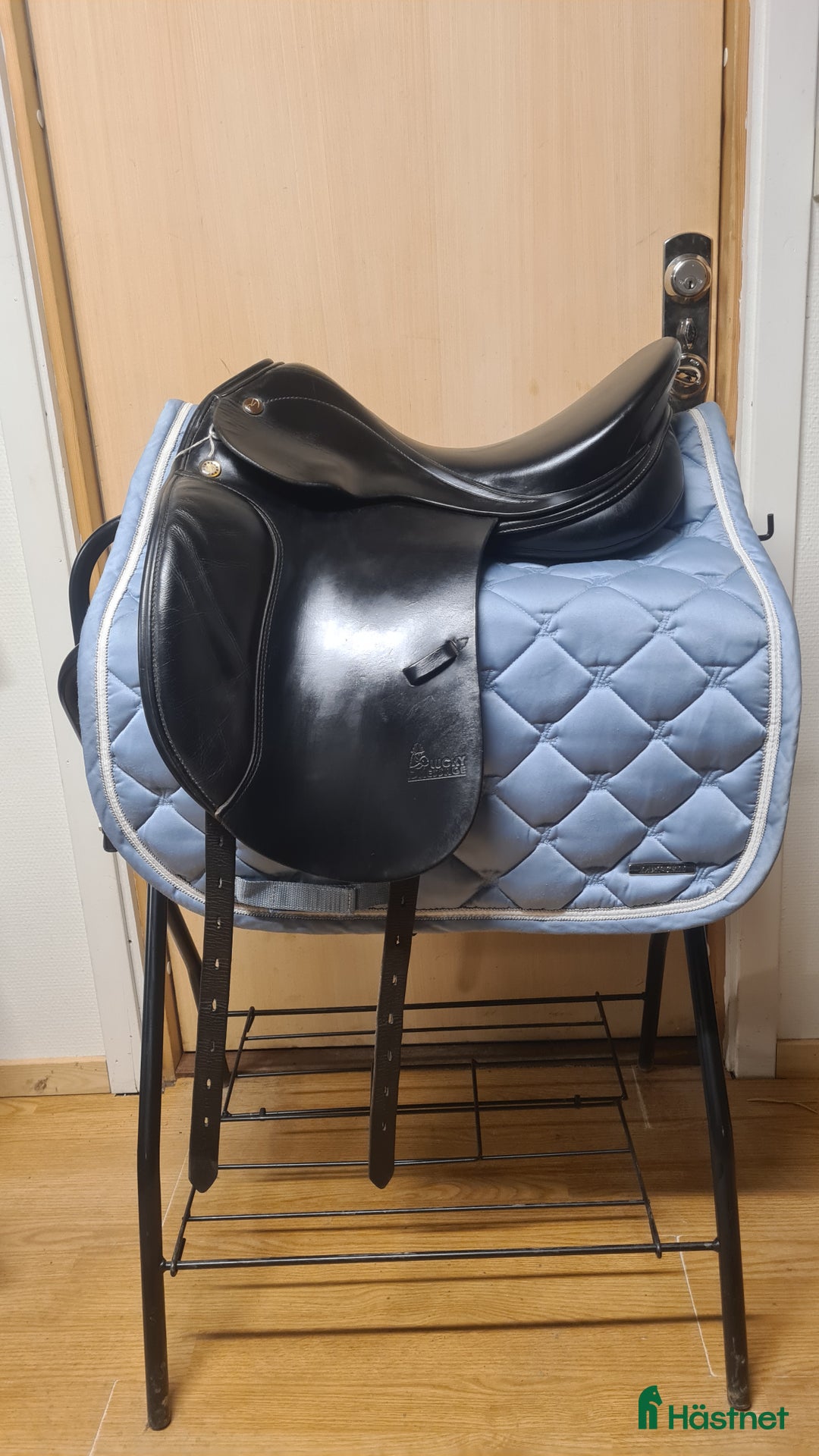 Sadlar hästutrustning till salu: Prestige Lucky Dressage  i Hamneda - Annons 1