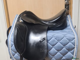 Sadlar hästutrustning till salu: Prestige Lucky Dressage i Hamneda - Annons 9