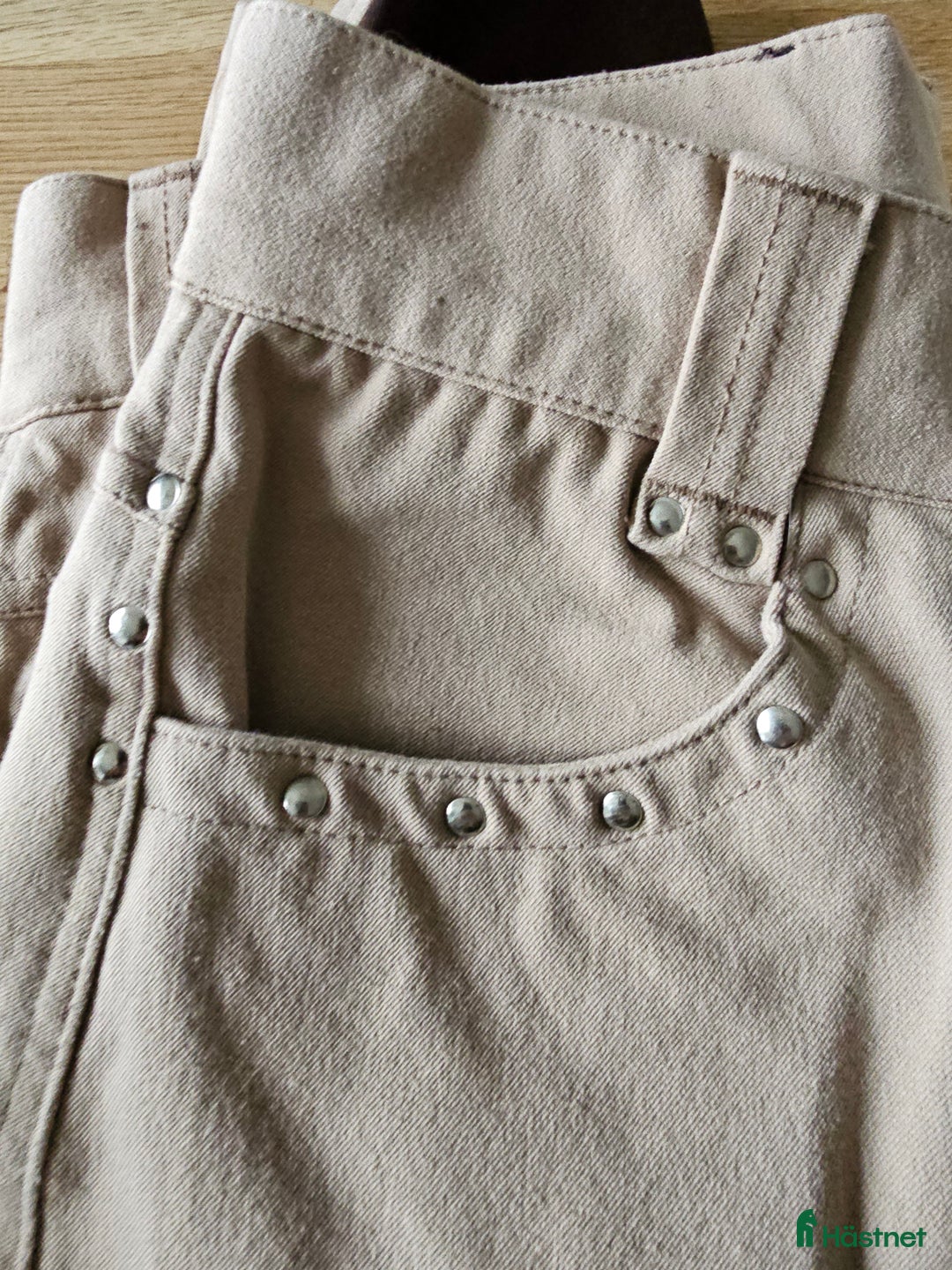 Ridbyxor ryttarutrustning till salu: Fina och sköna beiga ridbyxor.  i Vetlanda - Annons 3