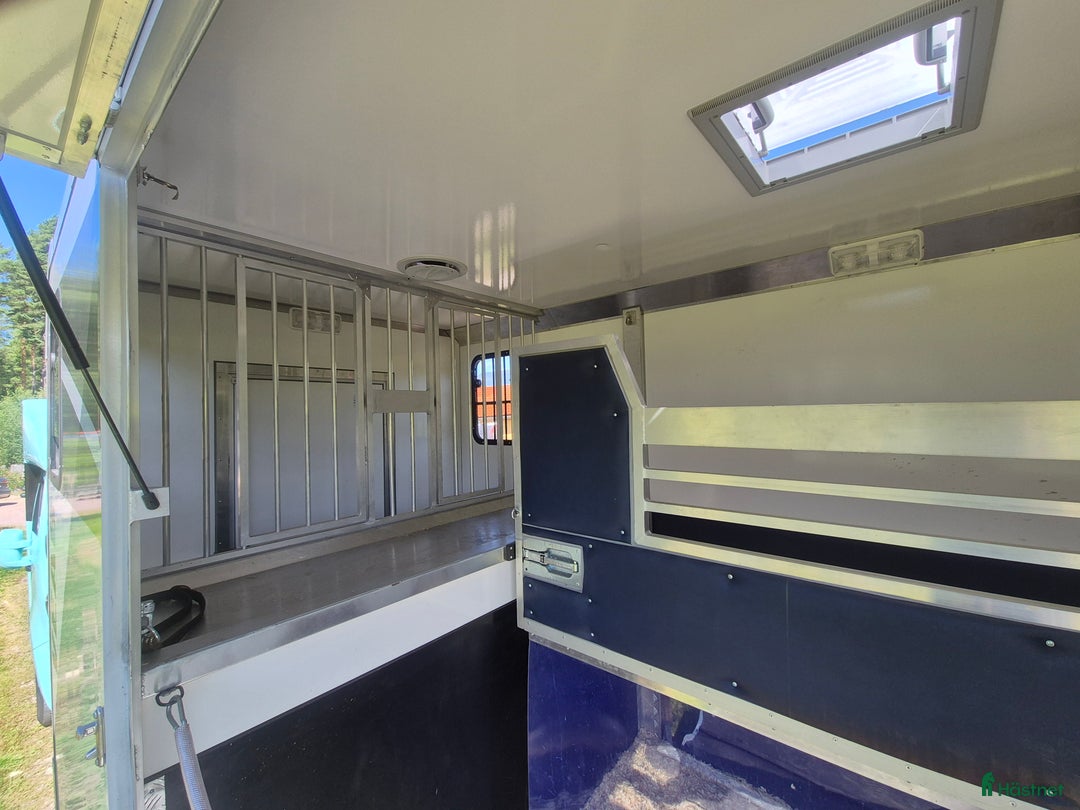 Hästlastbilar  fordon & transport till salu: Bkortsbuss under 6m foderbord i Falun - Annons 8