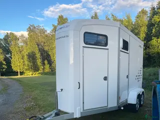 Hästtransporter fordon & transport till salu: Umesläp B60 - Annons 1
