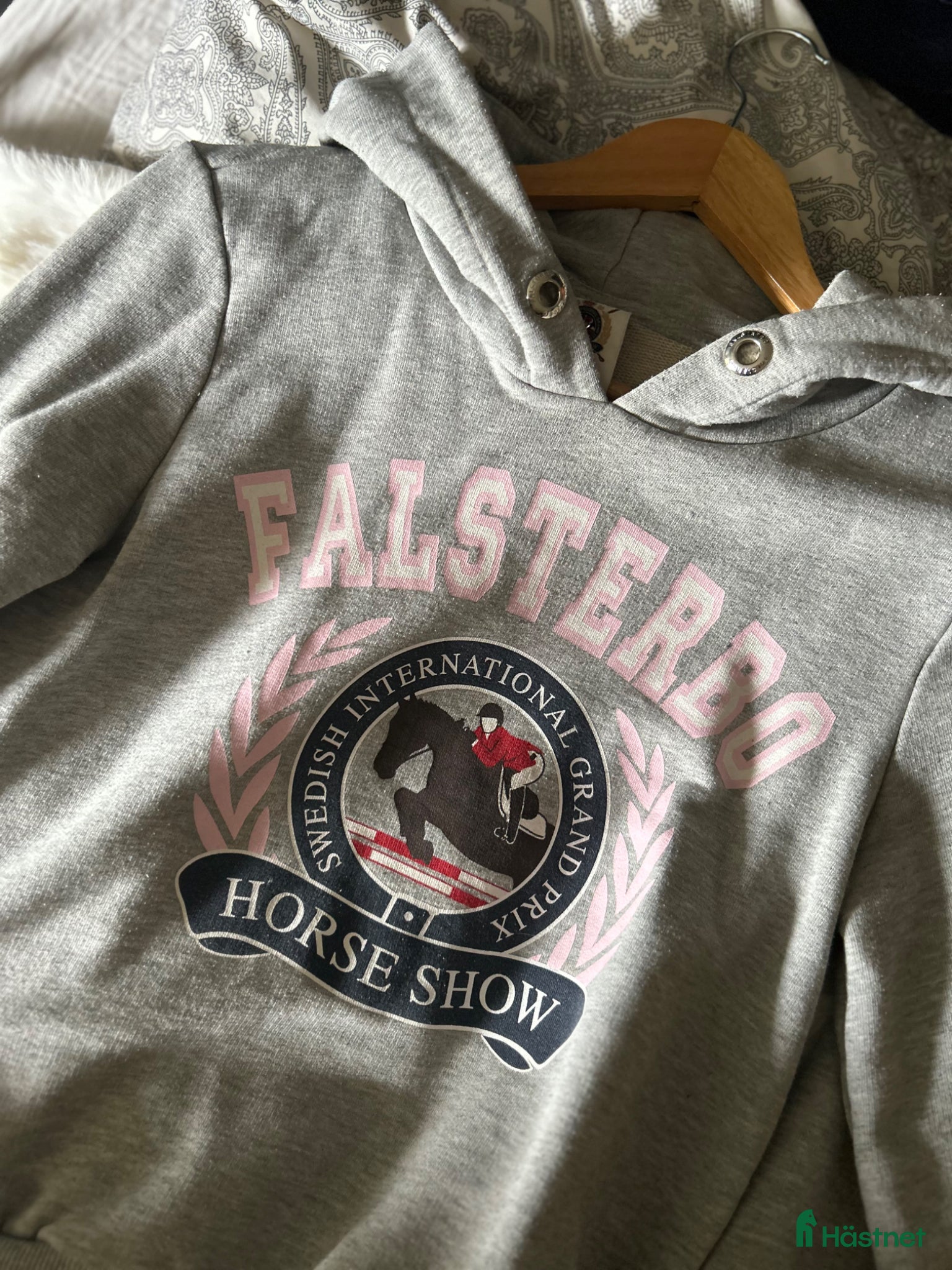 Övrigt Ridkläder ryttarutrustning till salu: Falsterbo hoodie och pikétröjor! - Annons 17