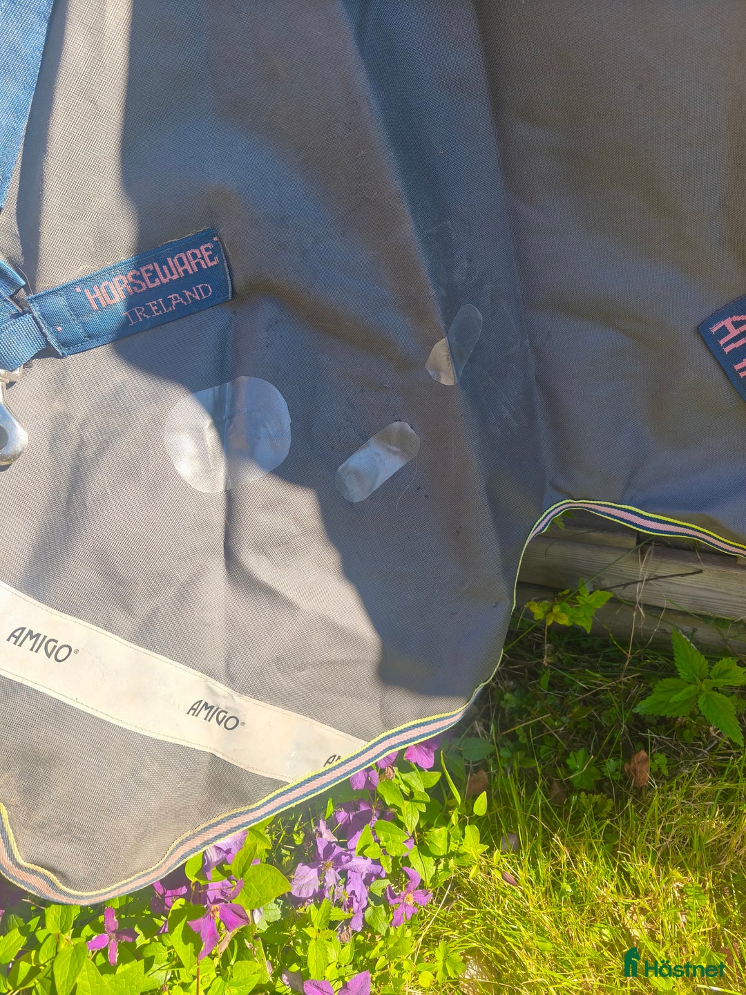 Täcken hästutrustning till salu: Amigo täcken, ES schabrak, mm i Bergby - Annons 2