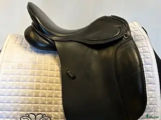 Sadlar hästutrustning Dressyrsadel Globus - Annons 2