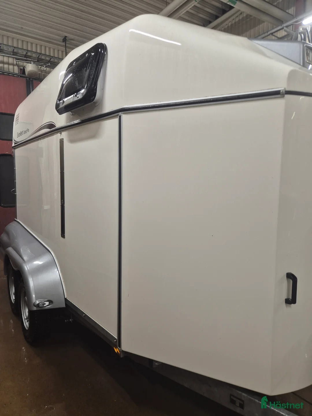 Hästtransporter  fordon & transport till salu: Thule Excellent -21  - Annons 3