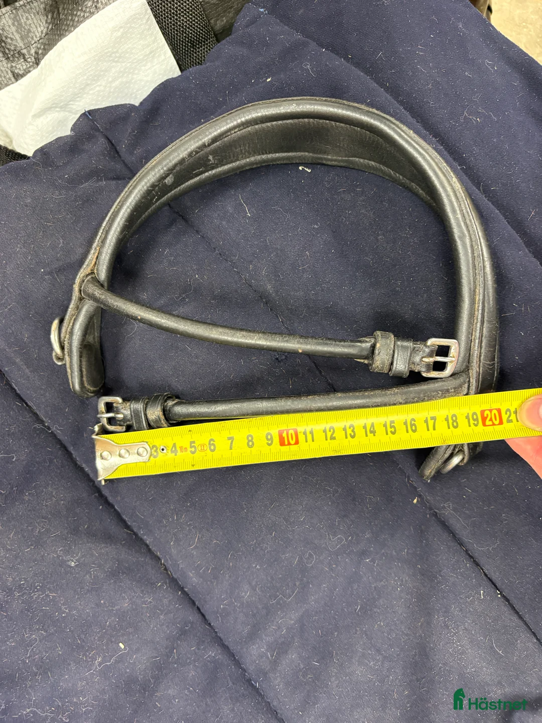 Träns hästutrustning till salu: Droppformad nosgrimma i Täby - Annons 5