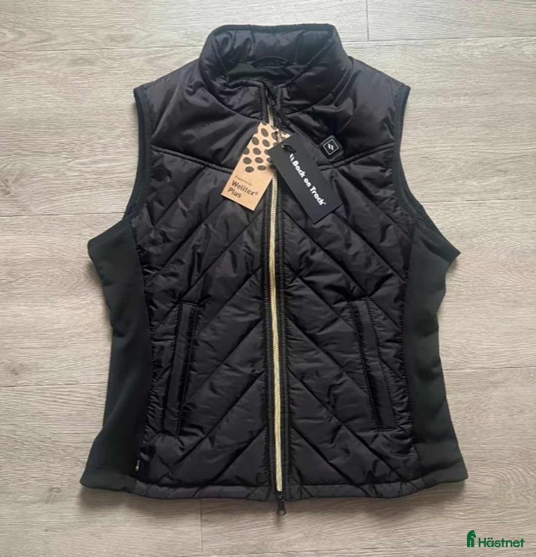 Jackor & Kavajer ryttarutrustning till salu: Back on Track Etna Värmeväst i Grängesberg - Annons 1