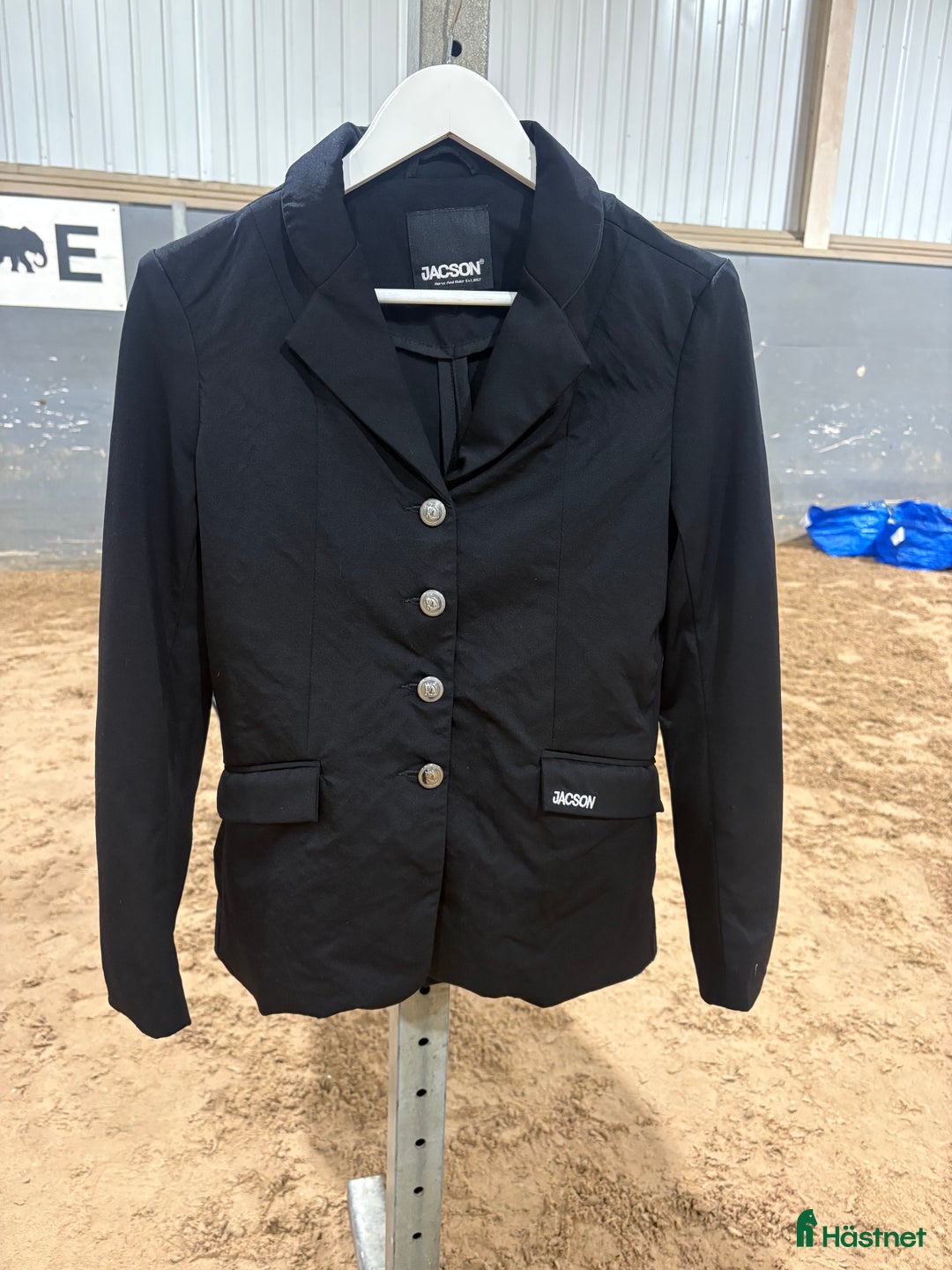 Jackor & Kavajer ryttarutrustning till salu: Kavaj jacson  i Lidköping - Annons 1