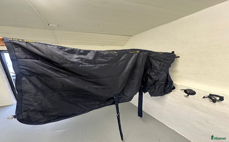 Täcken hästutrustning till salu i Vellinge - Annons 29