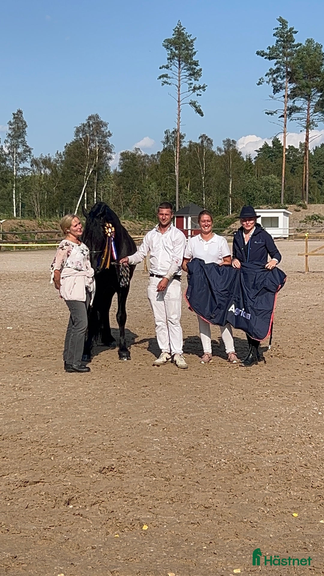 Galleribild {{count}}