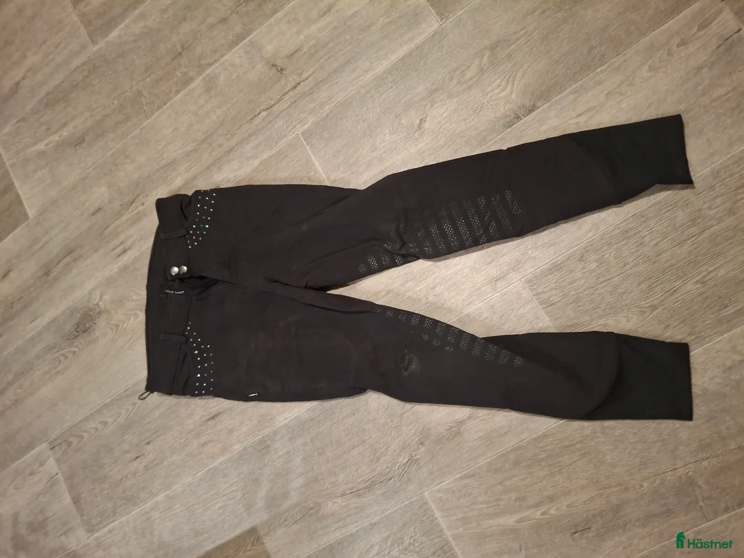Ridbyxor ryttarutrustning till salu: Fina hööks ridbyxor. - Annons 1
