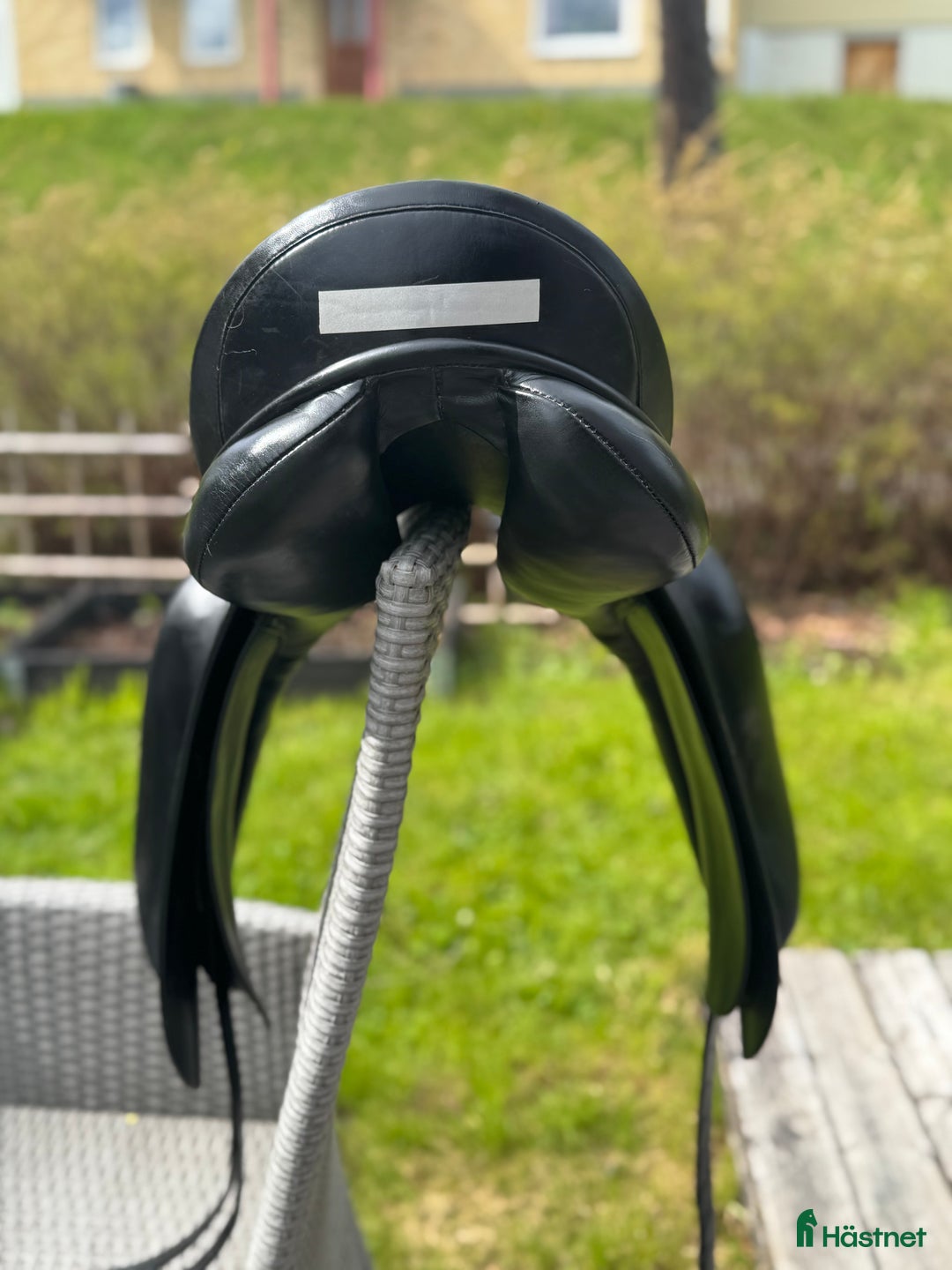 Sadlar hästutrustning till salu: Svart dressyrsadel i Frösön - Annons 4