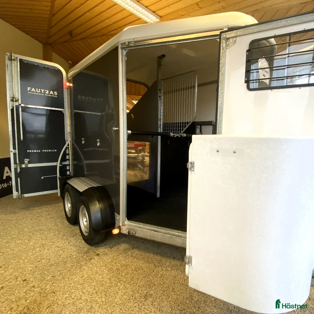 Hästtransporter  fordon & transport till salu: Promax m AidSystem öppna/stäng framifrån+sadelskåp - Annons 11