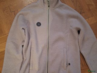 Jackor & Kavajer ryttarutrustning till salu: Nyskick Uhip cozy pilé stl 36 i Falun - Annons 18