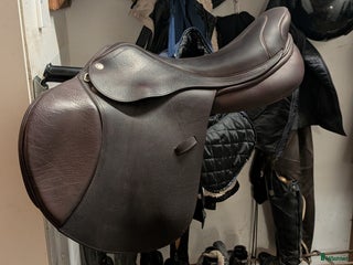 Sadlar hästutrustning till salu: Kemnevall Comfy hoppsadel i Gagnef - Annons 4