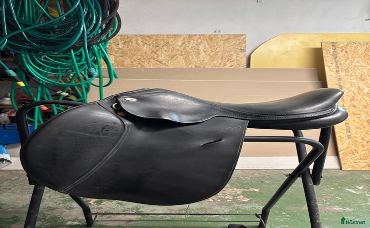 Sadlar hästutrustning till salu i Rottneros - Annons 4