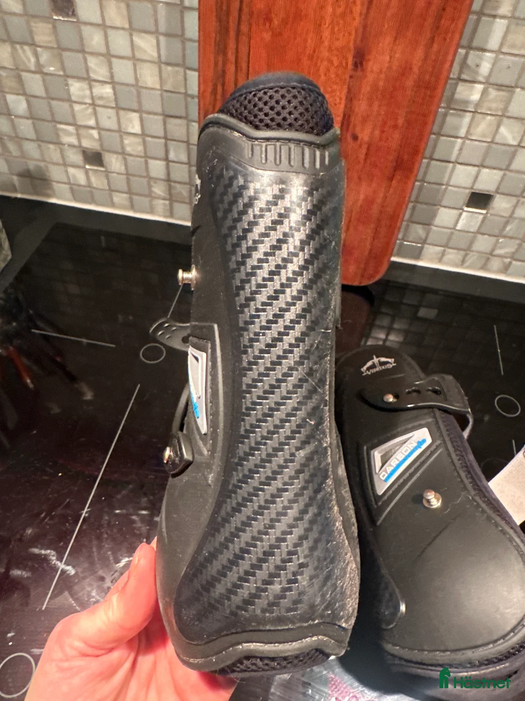 Benskydd hästutrustning till salu: Carbon Gel Vento från Veredus i Svart S i Borlänge - Annons 2