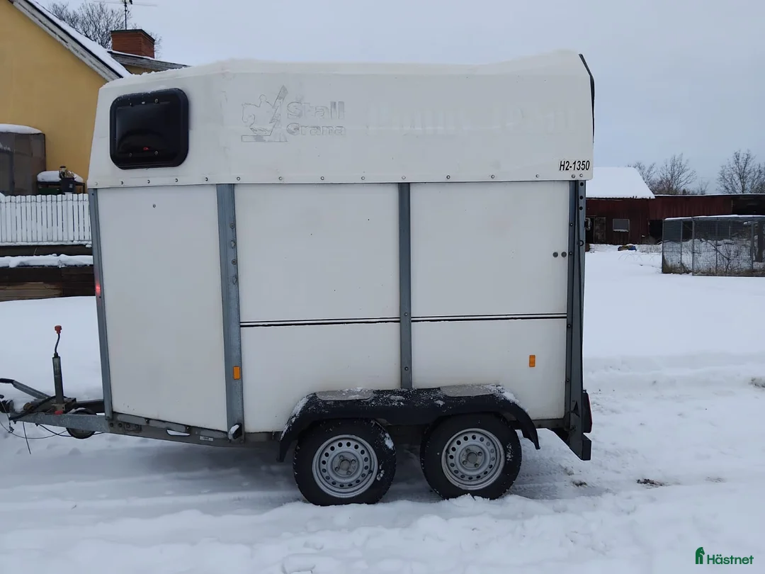 Hästtransporter  fordon & transport till salu: Hög lastvikt,kompositgolv o pris inkl moms - Annons 2