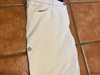 Ridbyxor ryttarutrustning till salu: Vita ridbyxor storlek IT 46 - Annons 5