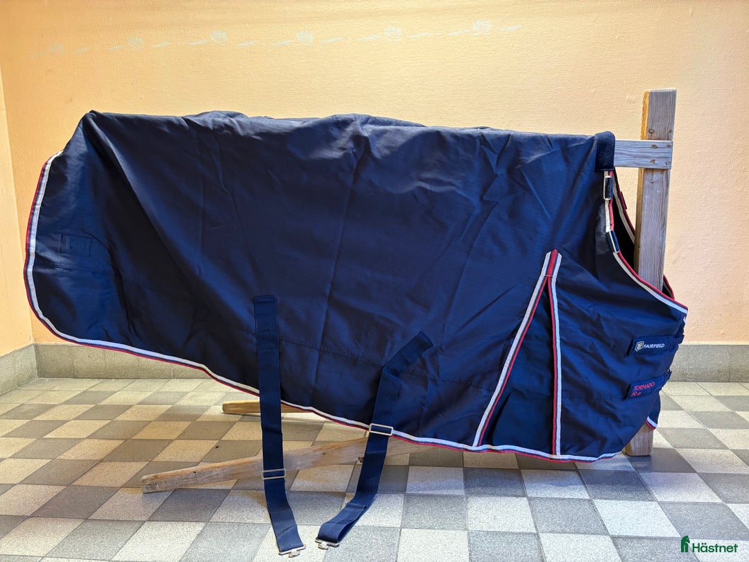 Täcken hästutrustning till salu: Regntäcke Tornado 50g Fairfield strl 135 i Hägersten - Annons 6