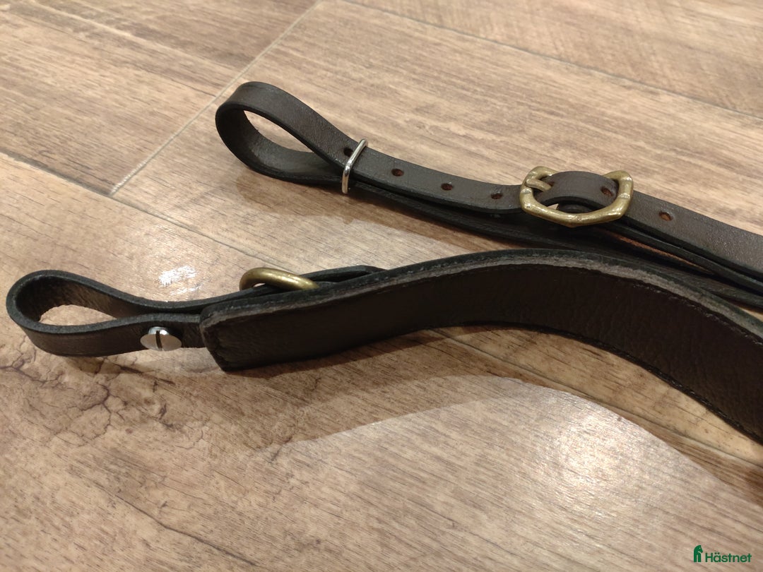 Träns hästutrustning till salu: Cavemore nosdel stl full, brun/ mässing  i Klippan - Annons 2