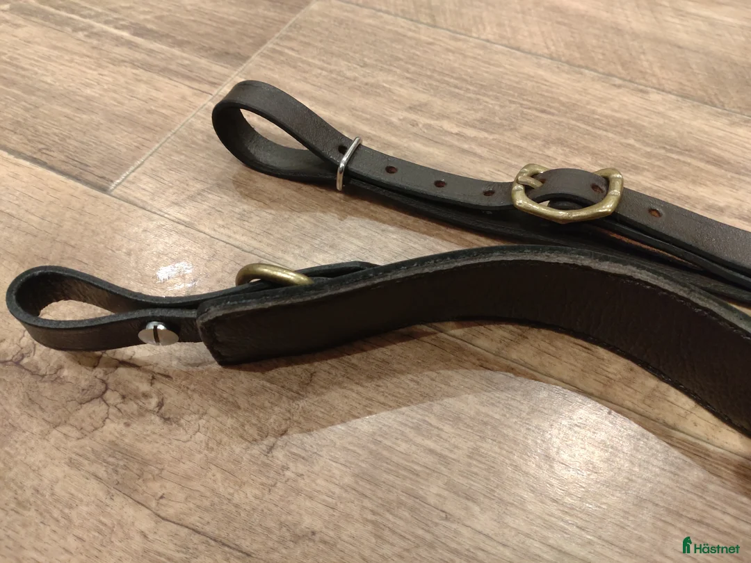 Träns hästutrustning till salu: Cavemore nosdel stl full, brun/ mässing  i Klippan - Annons 2