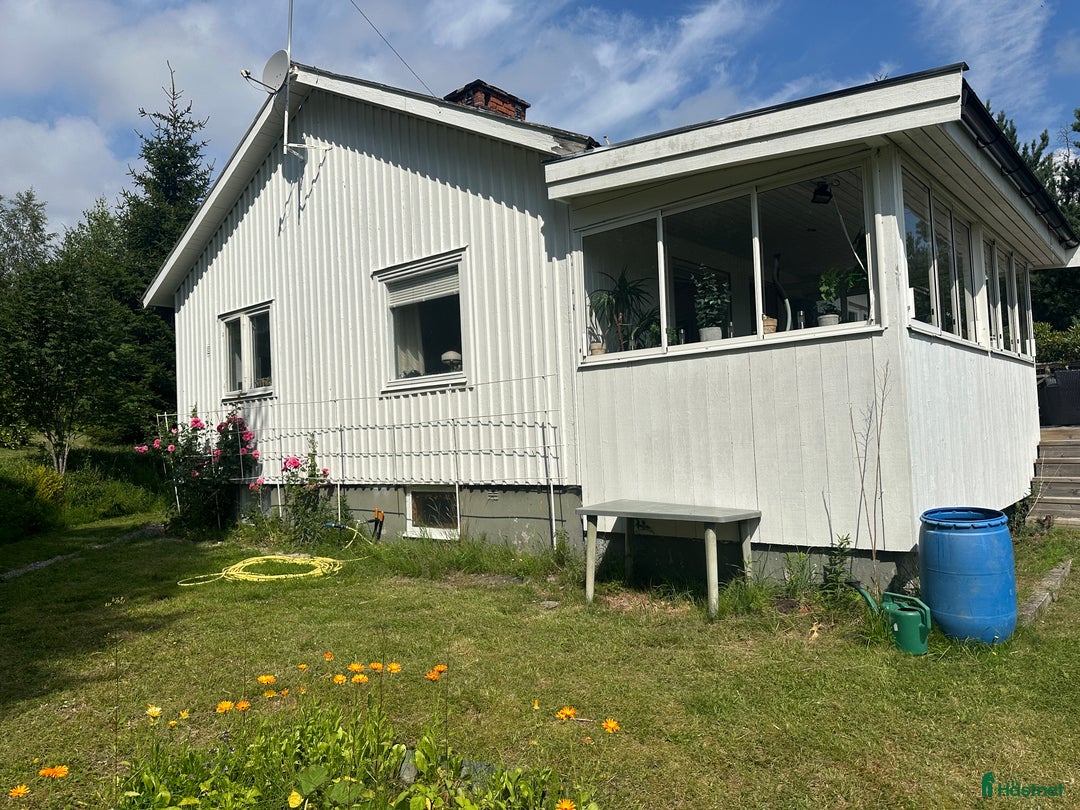  stallplats finnes: Möblerat hus och stall med två hästboxar uthyres i Mölnbo - Annons 3