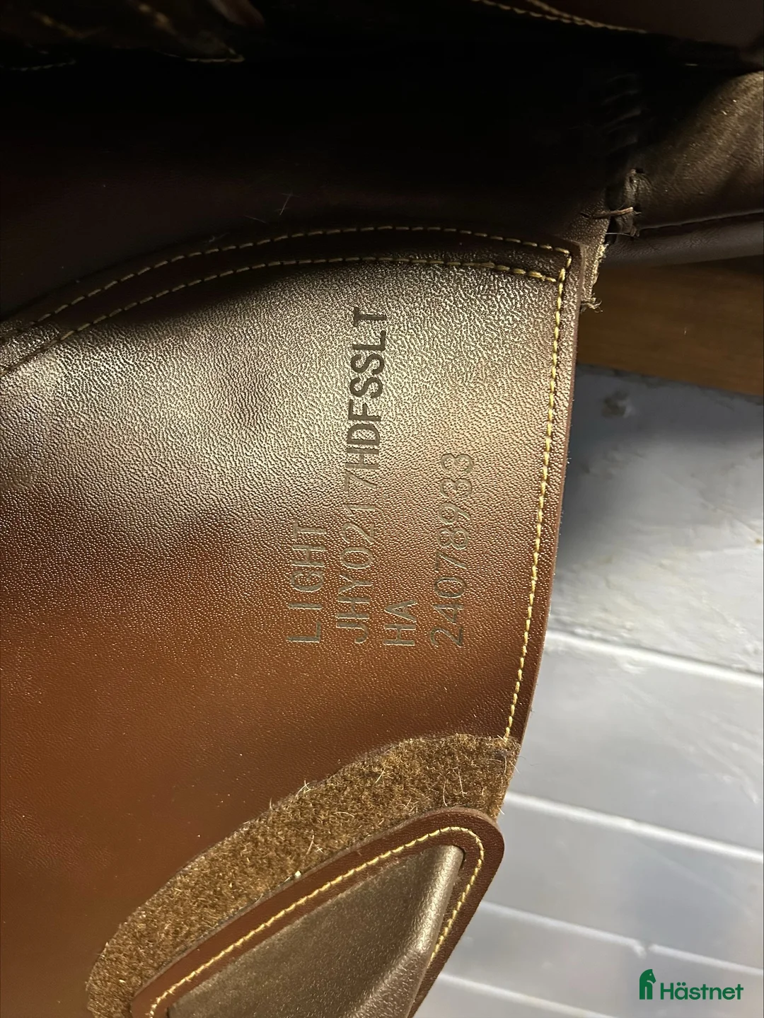 Sadlar hästutrustning till salu: IKONIC LIGHT HOPPSADEL - Annons 2