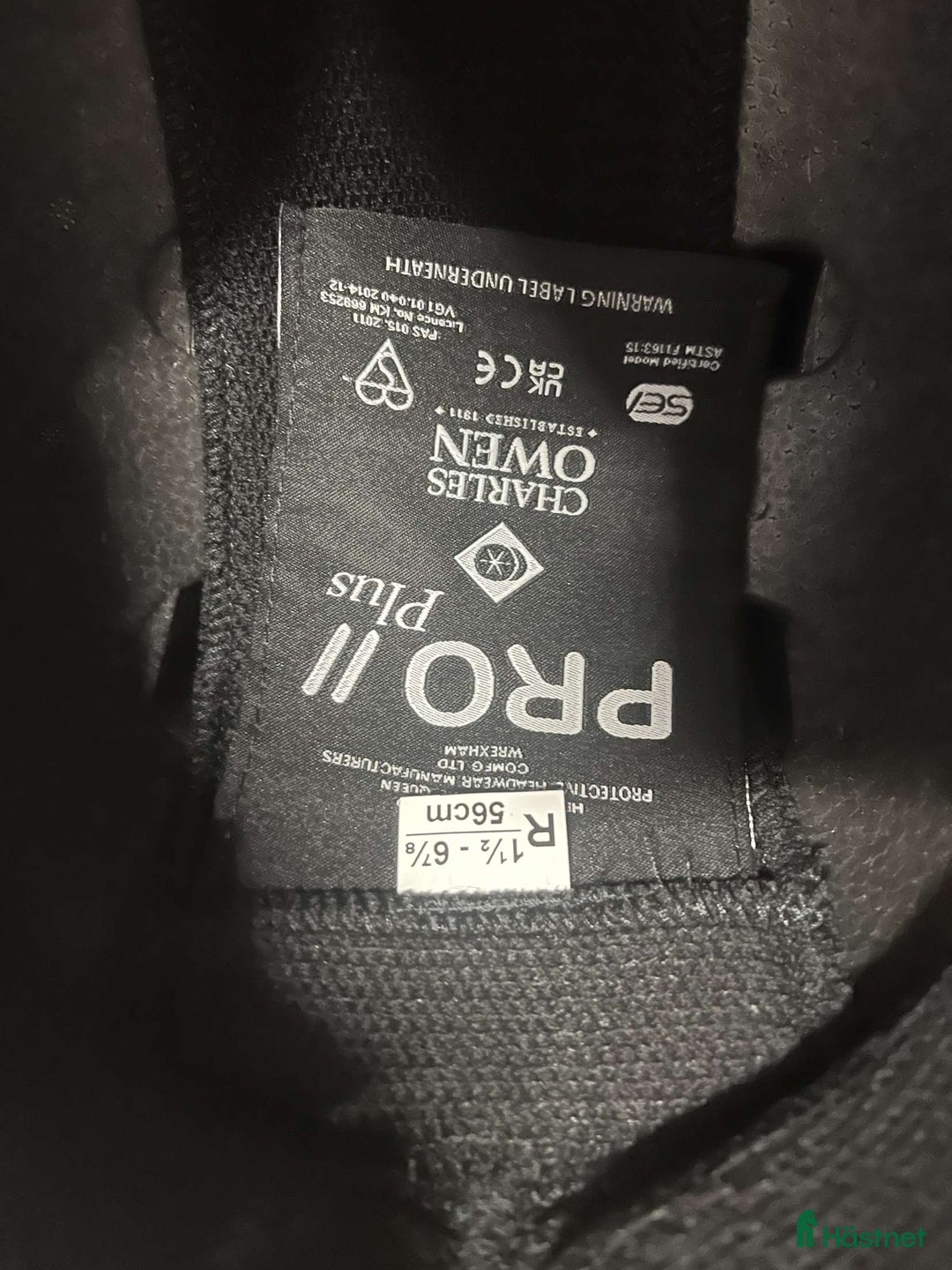 Hjälmar ryttarutrustning till salu: Charles Owen Pro II Plus 56 i Näsum - Annons 3