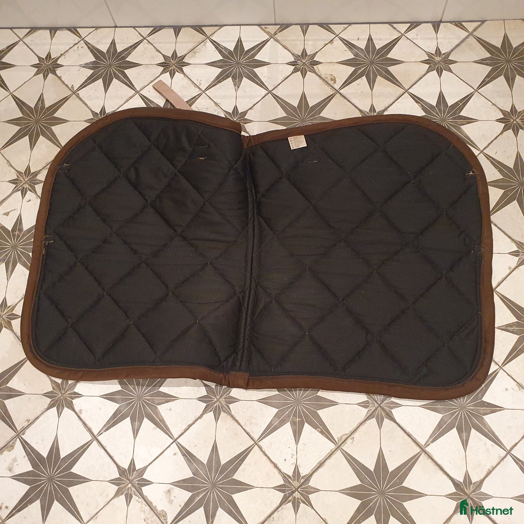 Schabrak & Vojlockar hästutrustning till salu: Lauria Garelli hoppschabrak Full i Tranås - Annons 3