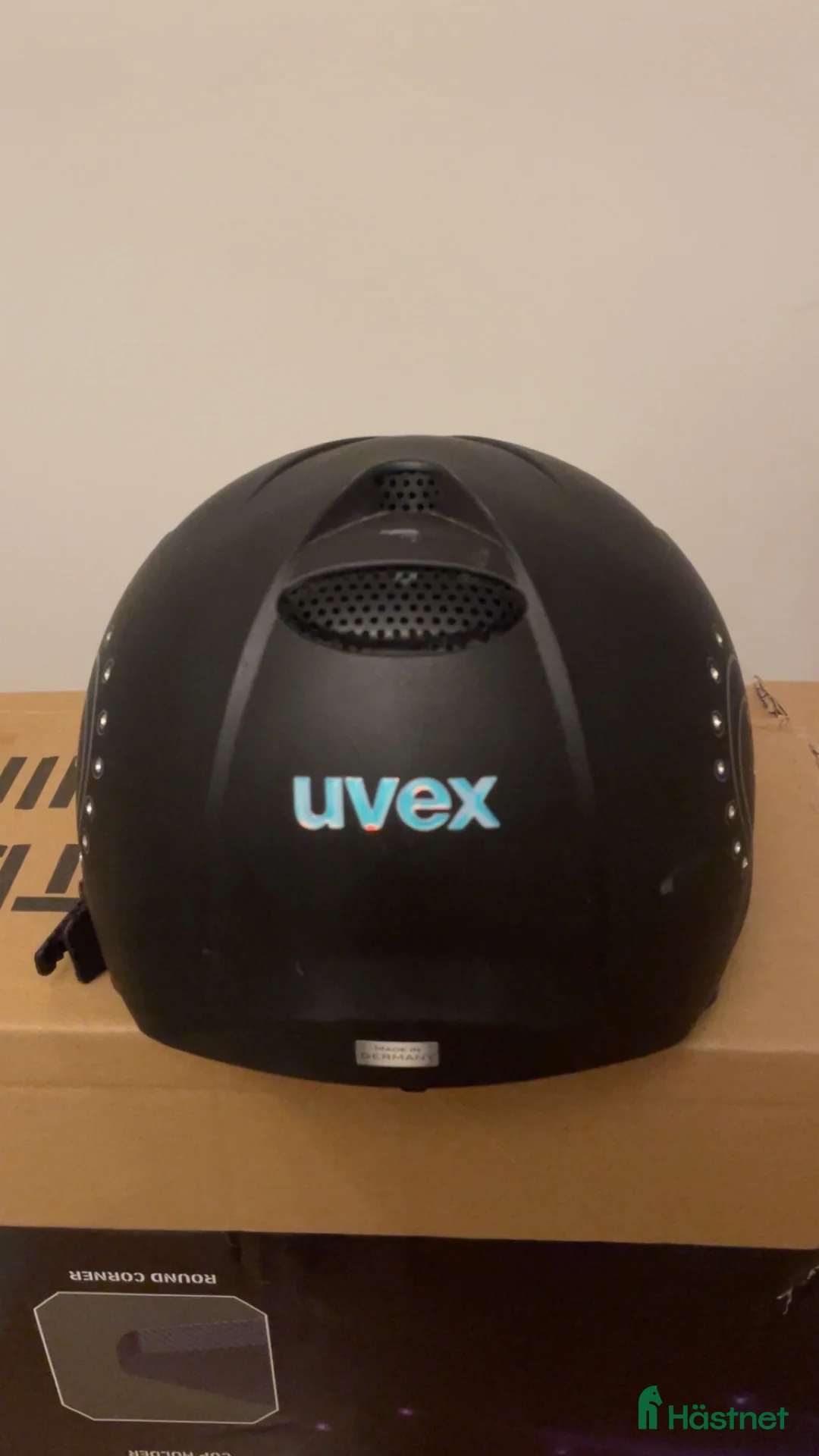 Täcken hästutrustning till salu: Stort parti hästsaker och 2 hjälmar i Borås - Annons 13