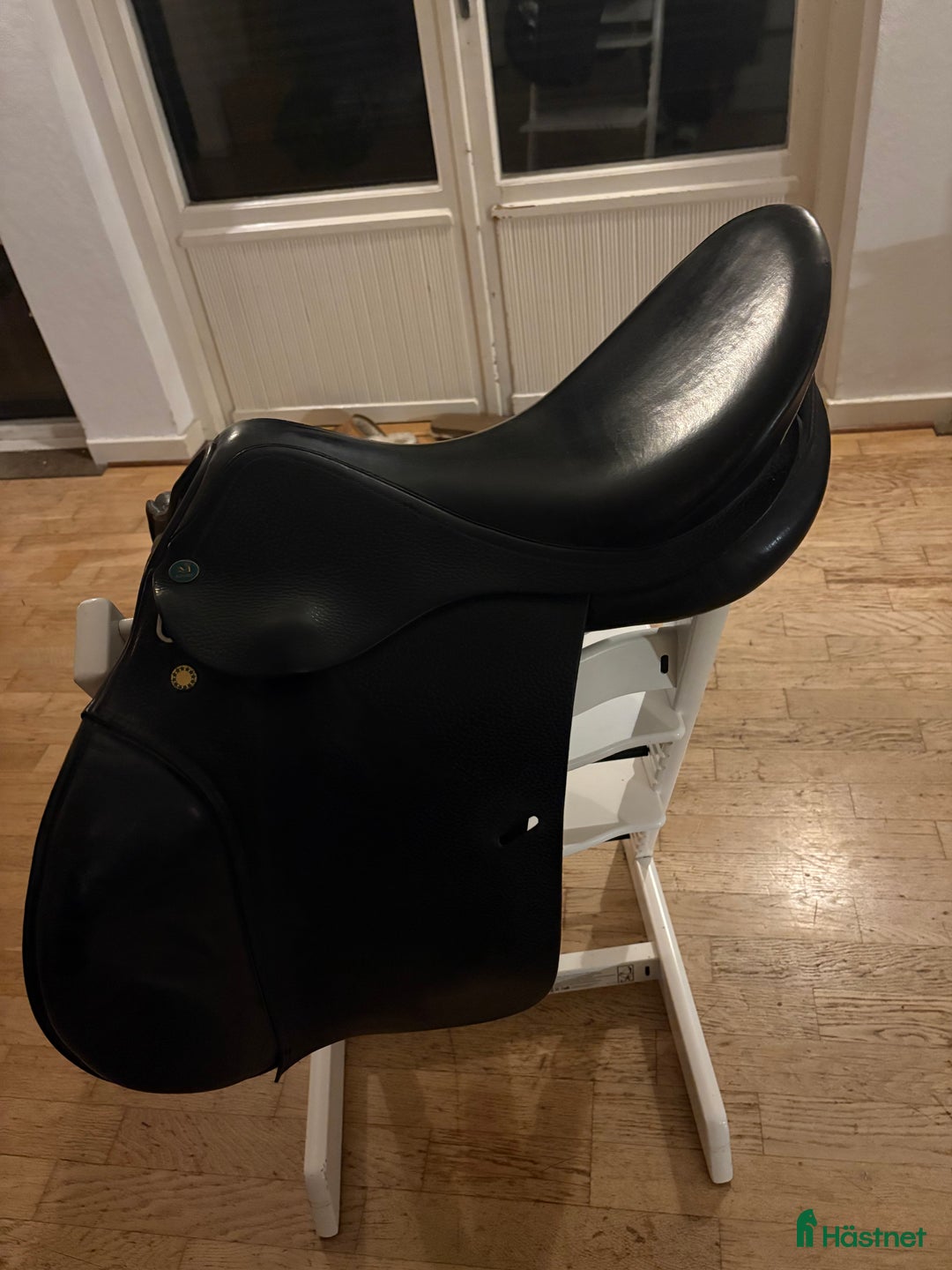 Sadlar hästutrustning till salu: Prestige Appalosa 17” hoppsadel i Villands Vånga - Annons 1