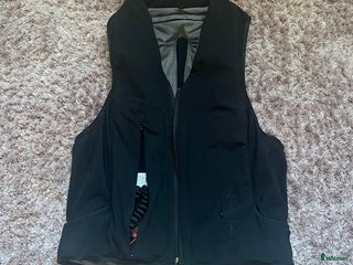 Säkerhetsvästar ryttarutrustning till salu: Freejump air väst i Ystad - Annons 13