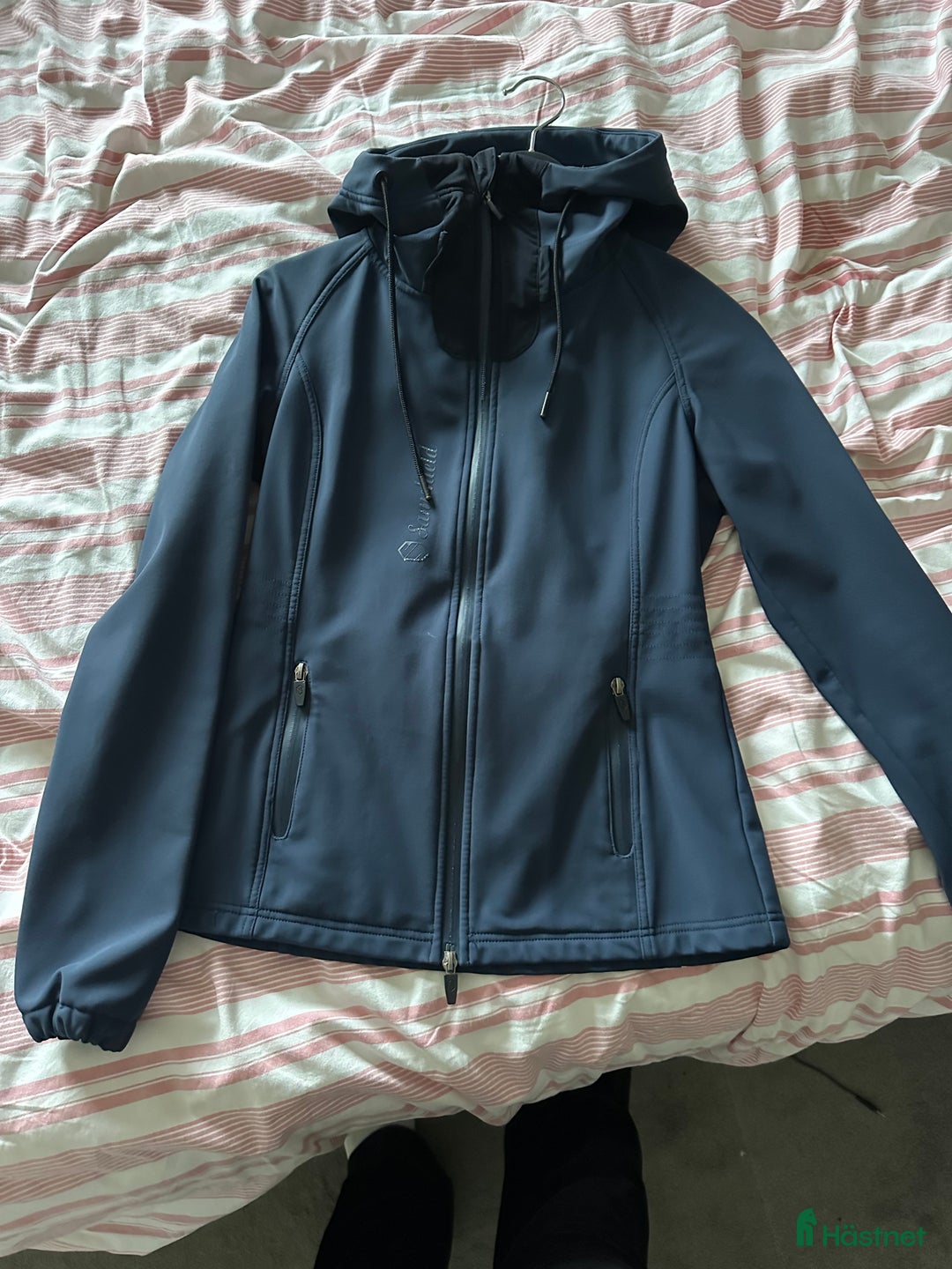 Jackor & Kavajer ryttarutrustning till salu: Jacka i Norrtälje - Annons 1