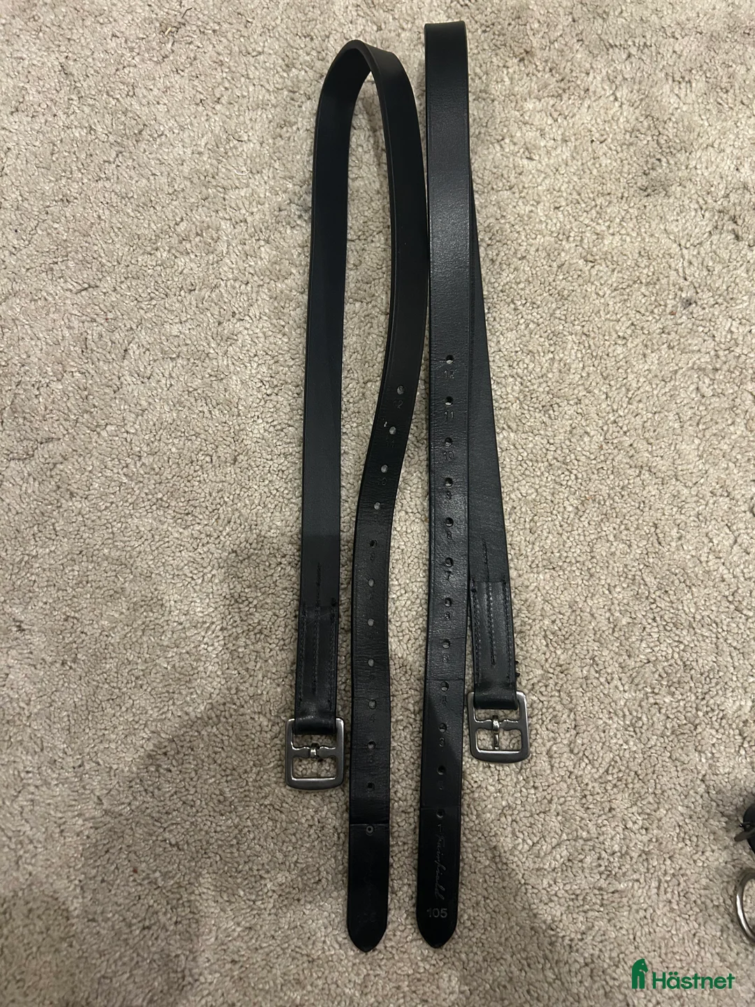 Sadeltillbehör hästutrustning till salu: Svarta stigläder 105 cm i Enhörna - Annons 1