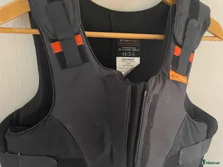 Säkerhetsvästar ryttarutrustning till salu: Säkerhetsväst - Annons 1
