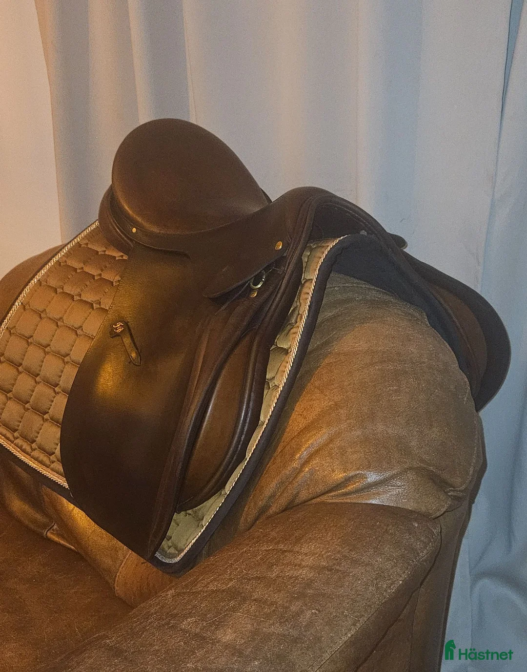 Sadlar hästutrustning till salu: FRANK BAINES 17.5" MW I BOM - Annons 2