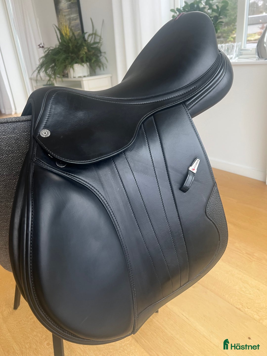 Sadlar hästutrustning till salu: Mycket fin Equipe Ek Go Hoppsadel i Norra Sorunda - Annons 2