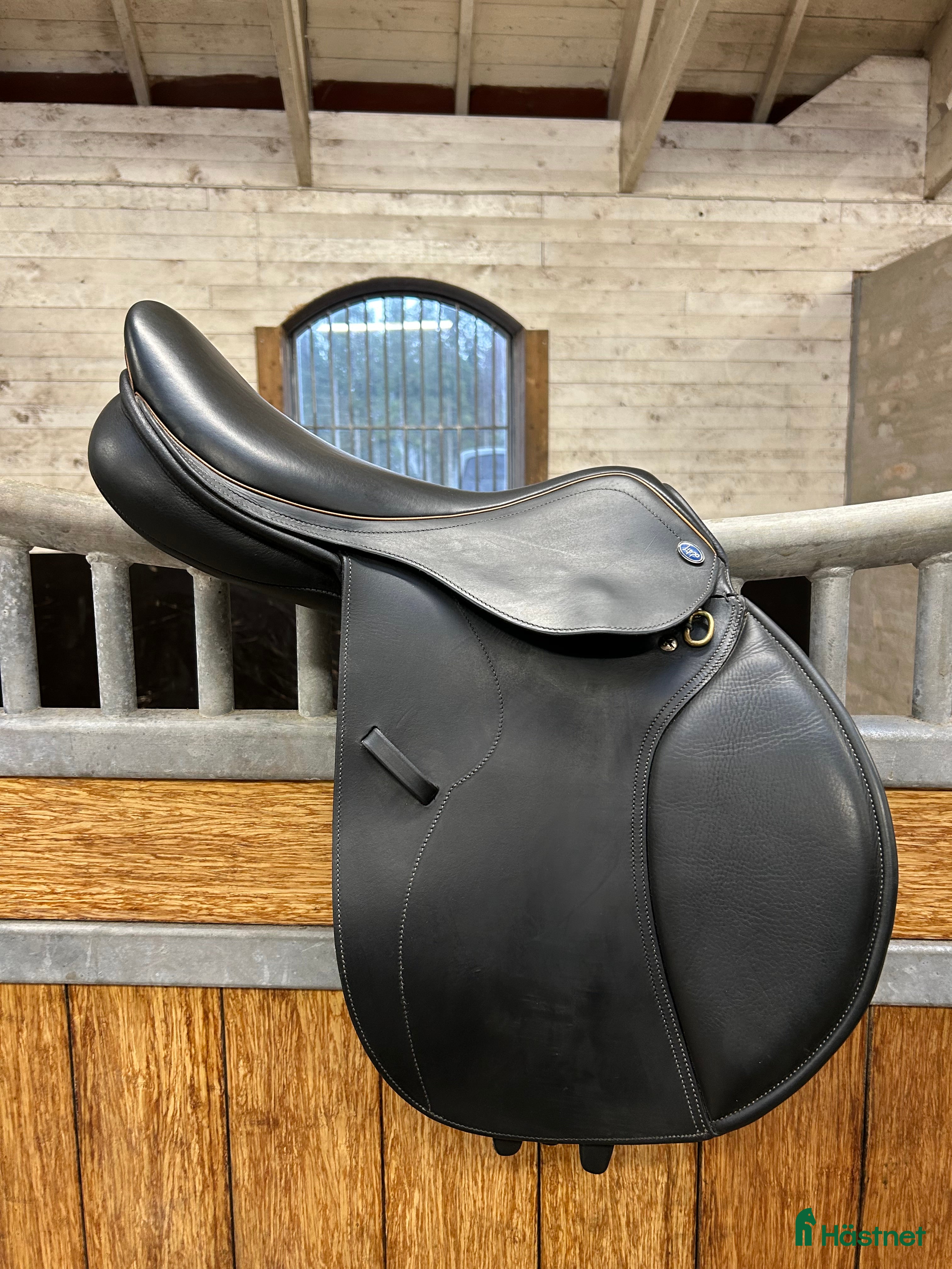 Sadlar hästutrustning Svart Lippo Fazzino 17” hoppsadel - Annons 13