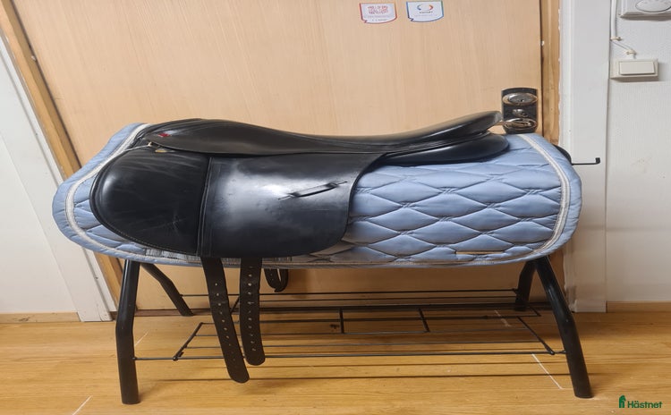 Sadlar hästutrustning till salu i Hamneda - Annons 3